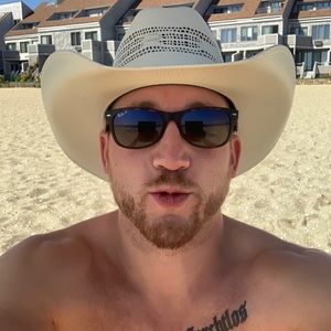 Meet your Posher, Evan